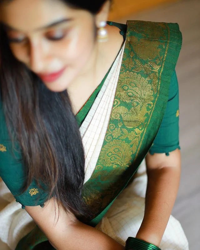 Green and white Madurai sungudi cotton saree