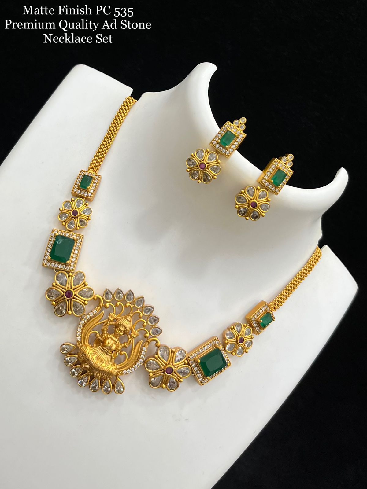 Premium quality necklace set