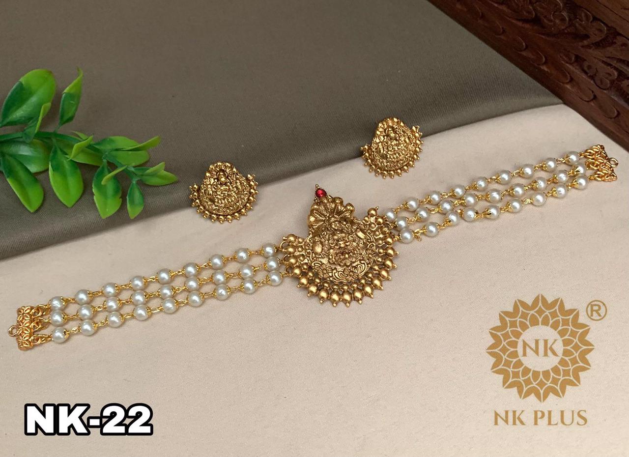 Matte finish choker / necklace set with stud - bead work