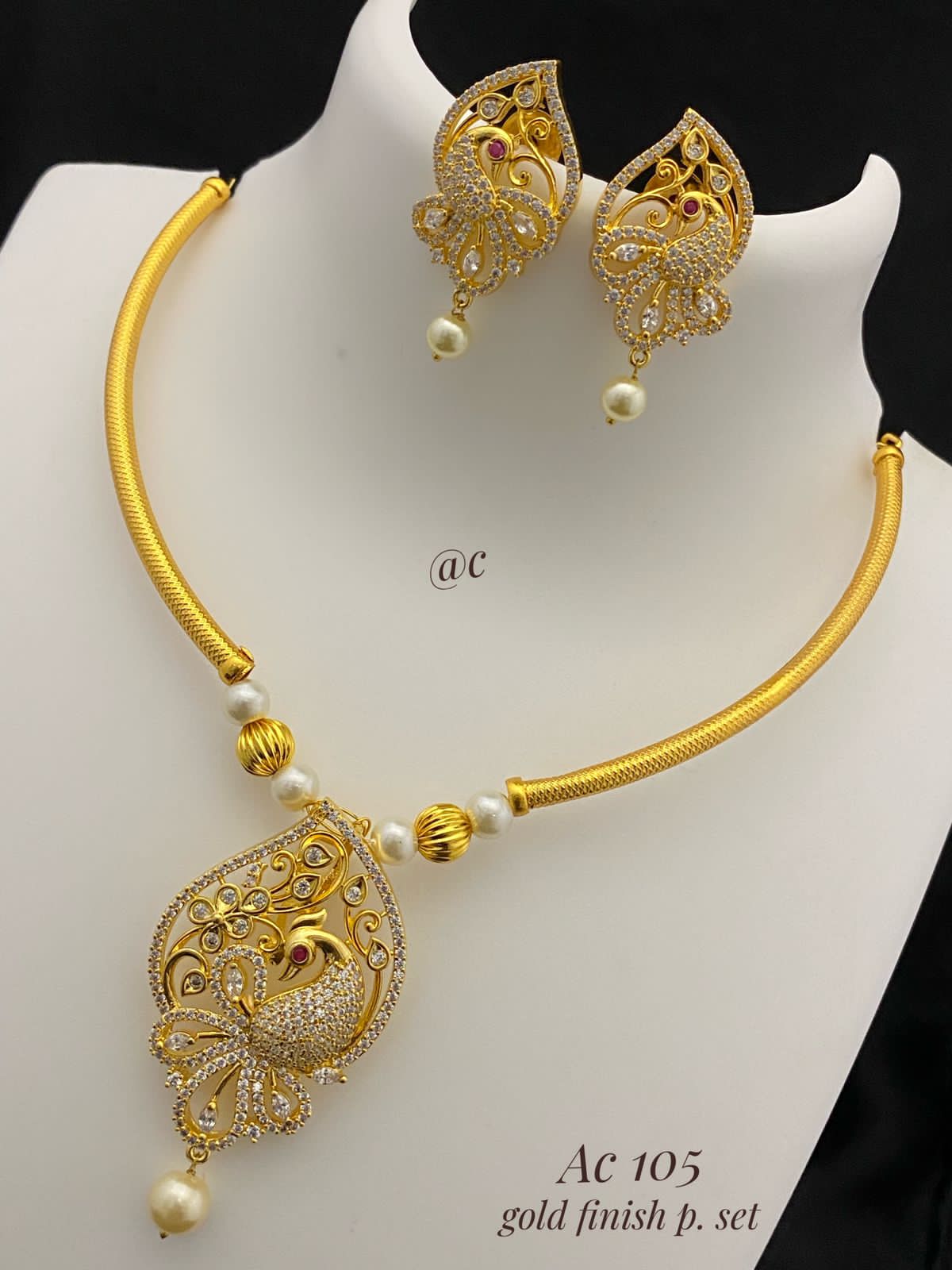 Premium quality necklace with earrings