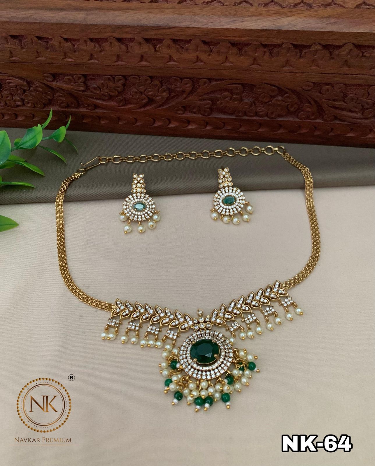 Antique style necklace or necklace set