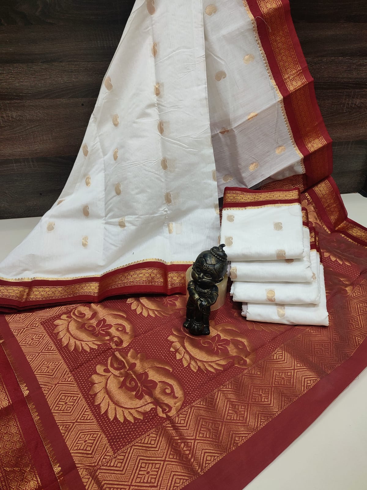 Maroon and white Uppada rich cotton silk saree - copper border
