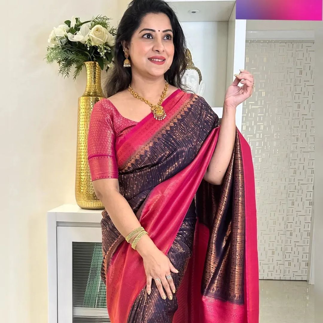 Buy Green And Offwhite Gingham Checks Floral Mix Silk Saree for Women Online  @ Tata CLiQ Luxury