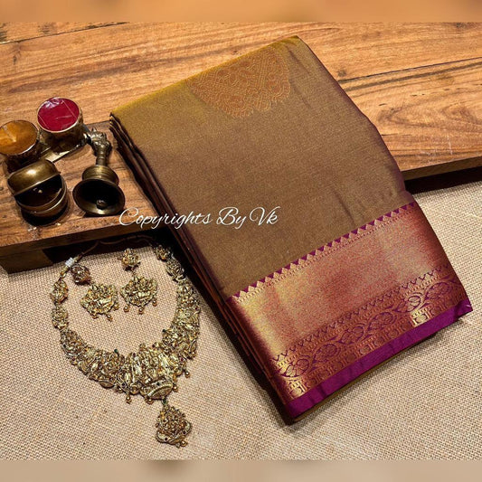 Small border french beigepattu saree