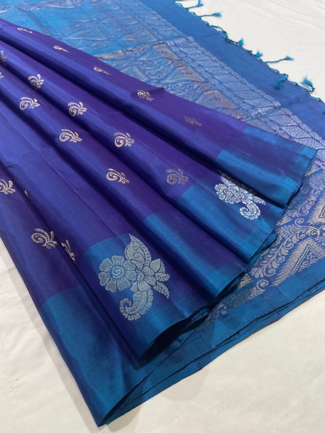 Traditional blue Kanchipuram soft silk saree