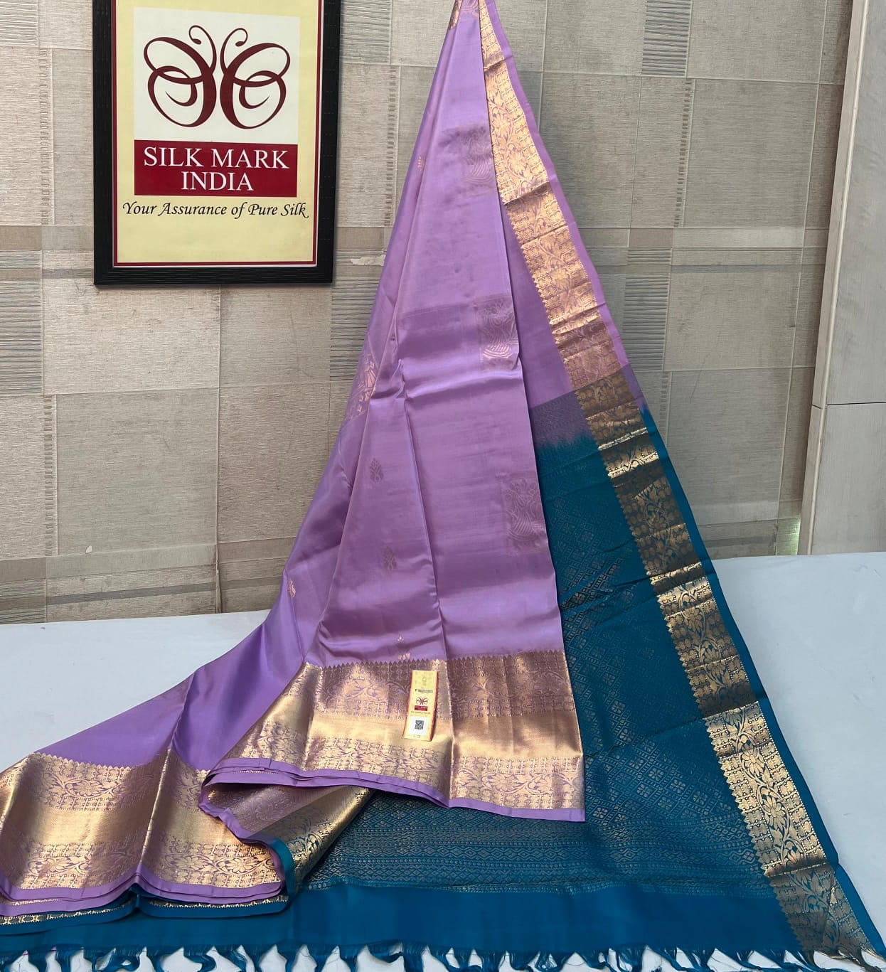Kanchipuram Pure Silk Saree in Lavender with Teal Blue Border – Silk Mark Certified
