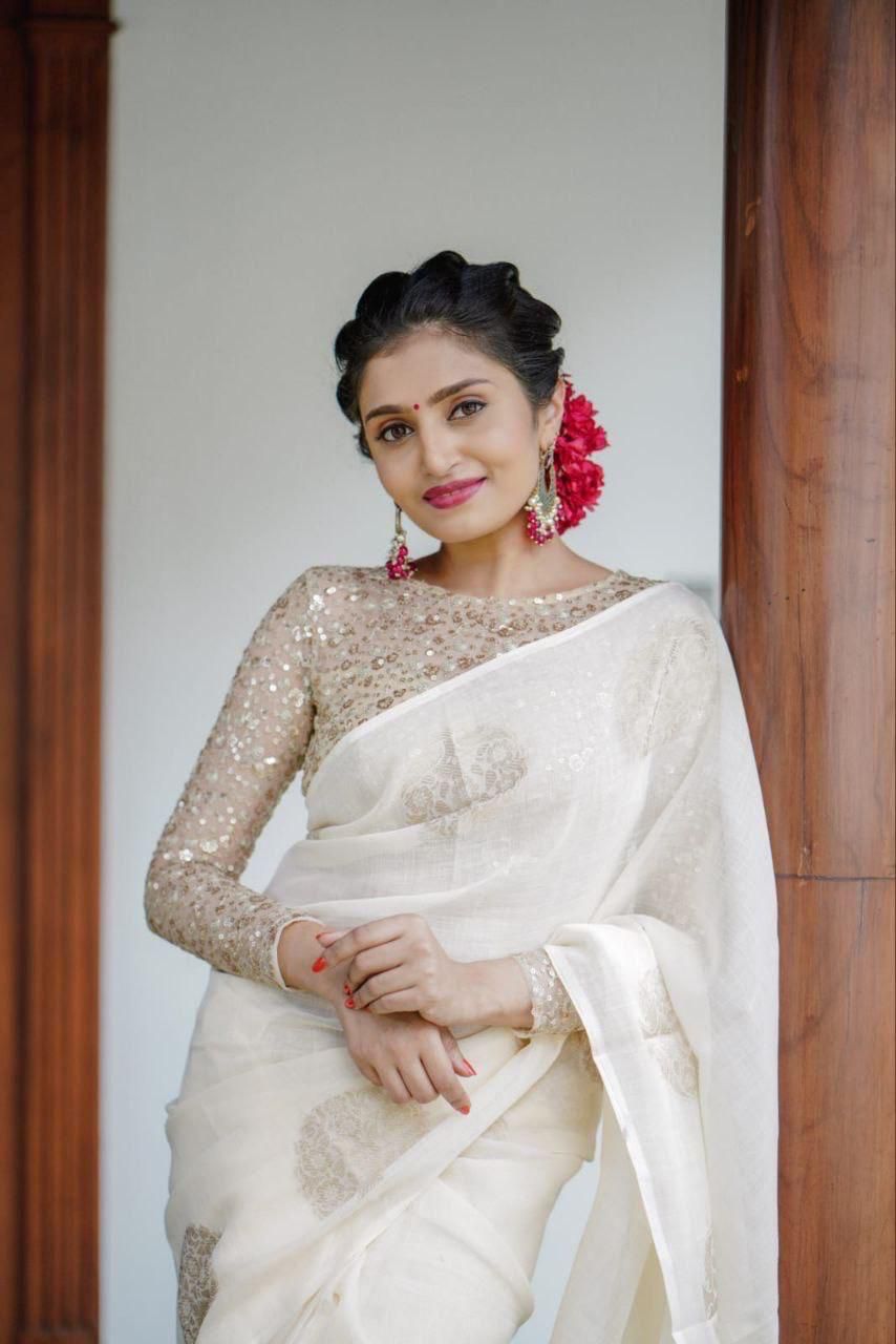 Kerala linen cotton sarees - off-white and sparkling blouse